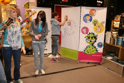 gal/2010/2010 Saitentwist Mayersche Duesseldorf 20.03/2010 Saitentwist Mayersche Duesseldorf 20.03. 010.jpg